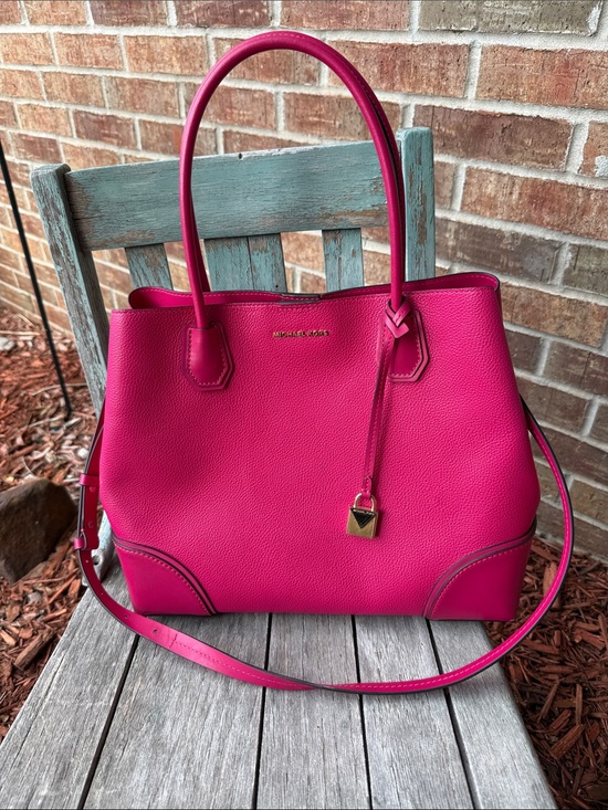 Michael Kors Handbags - Michael Kors Studio Mercer Gallery Pebbled Leather Medium Tote in Ultra Pink